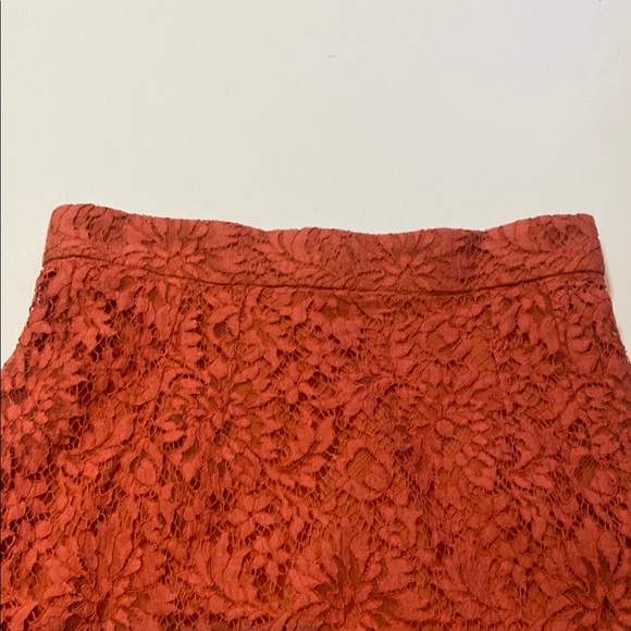 Dolce & Gabbana Elegant Orange Lace Skirt. Made in Italy. - Picture 2 of 9